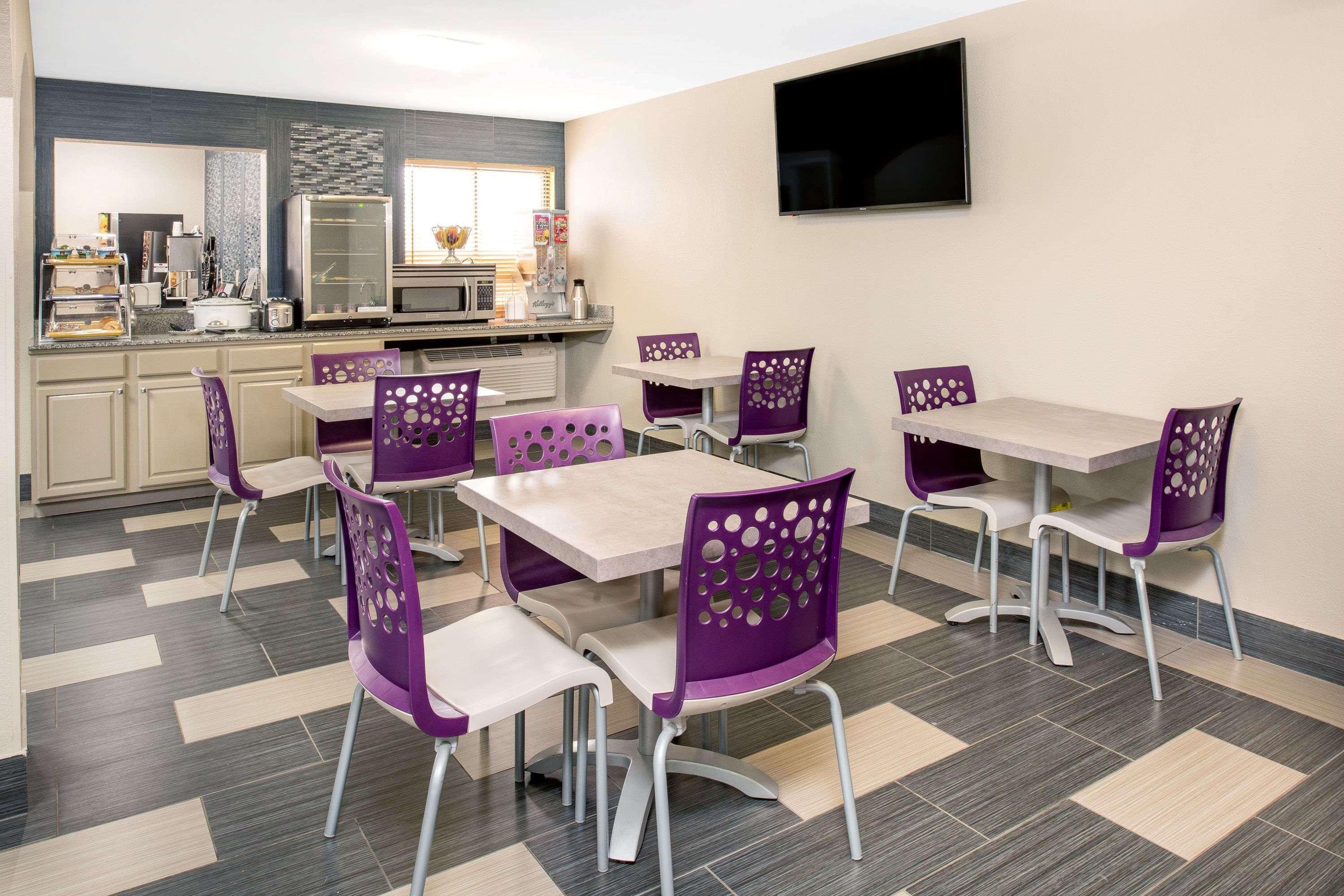 Days Inn By Wyndham קרת'ג' מראה חיצוני תמונה