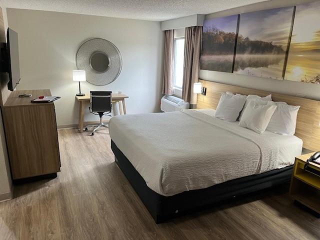Days Inn By Wyndham קרת'ג' מראה חיצוני תמונה