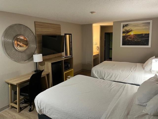 Days Inn By Wyndham קרת'ג' מראה חיצוני תמונה
