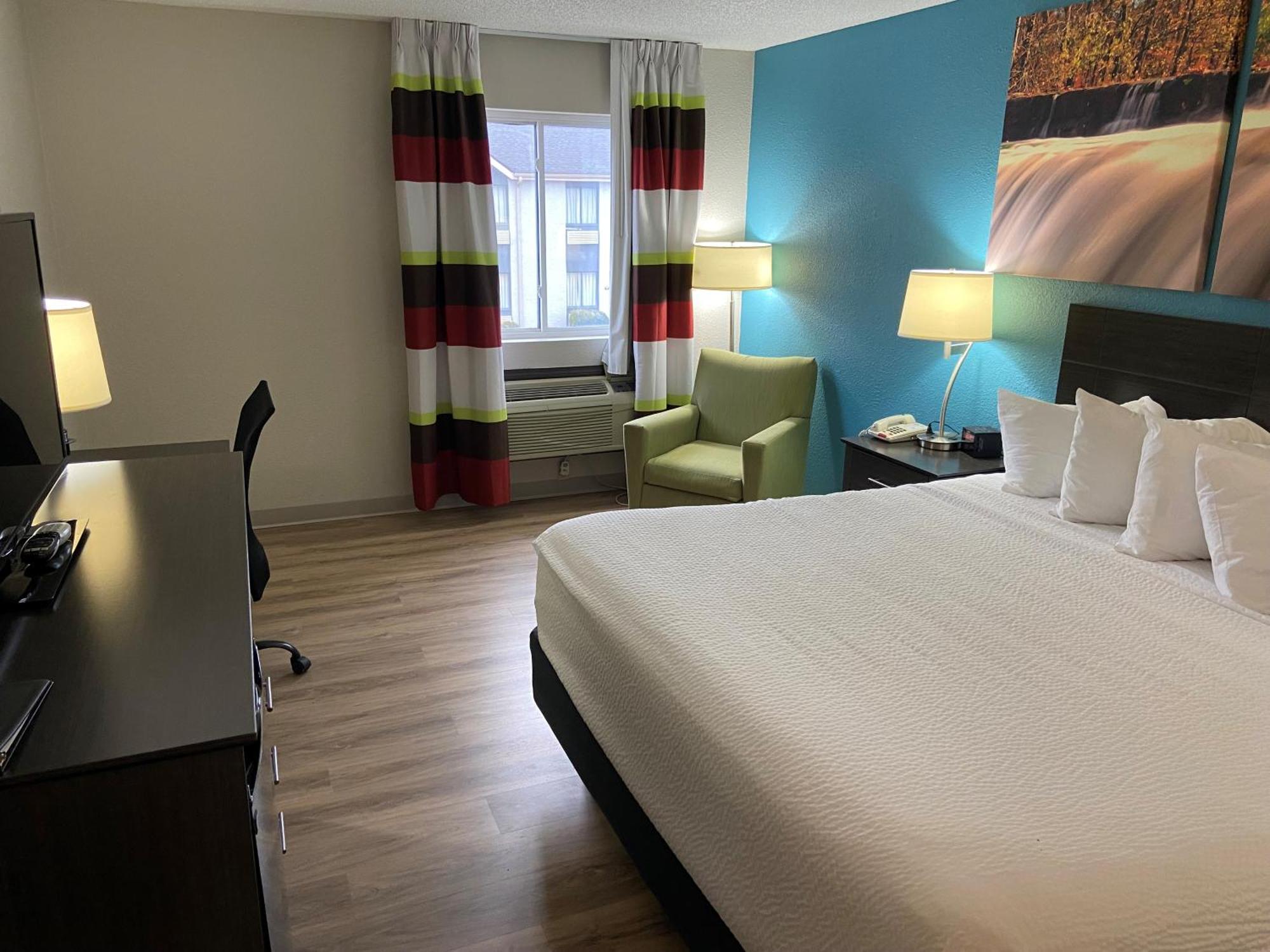 Days Inn By Wyndham קרת'ג' מראה חיצוני תמונה