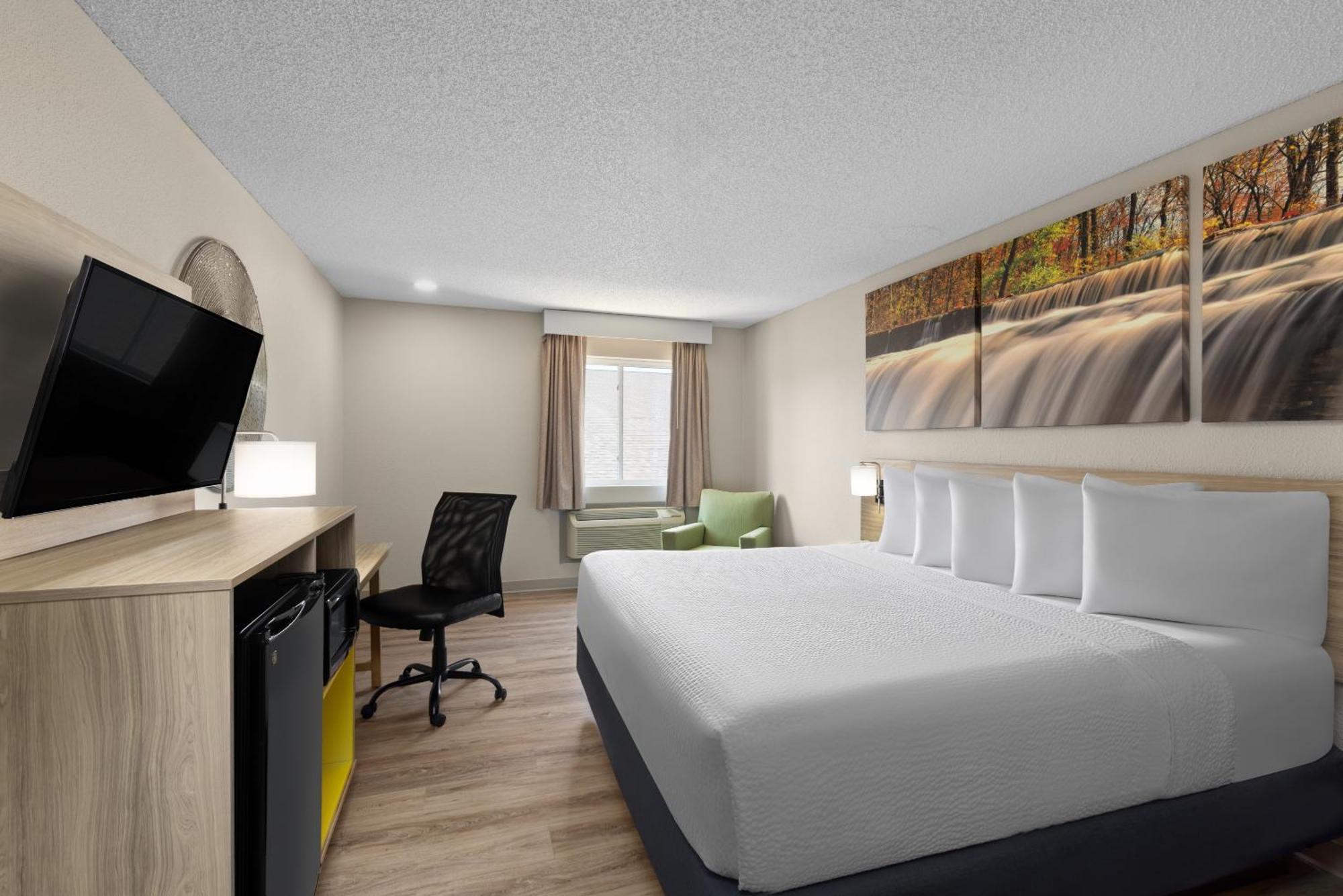 Days Inn By Wyndham קרת'ג' מראה חיצוני תמונה
