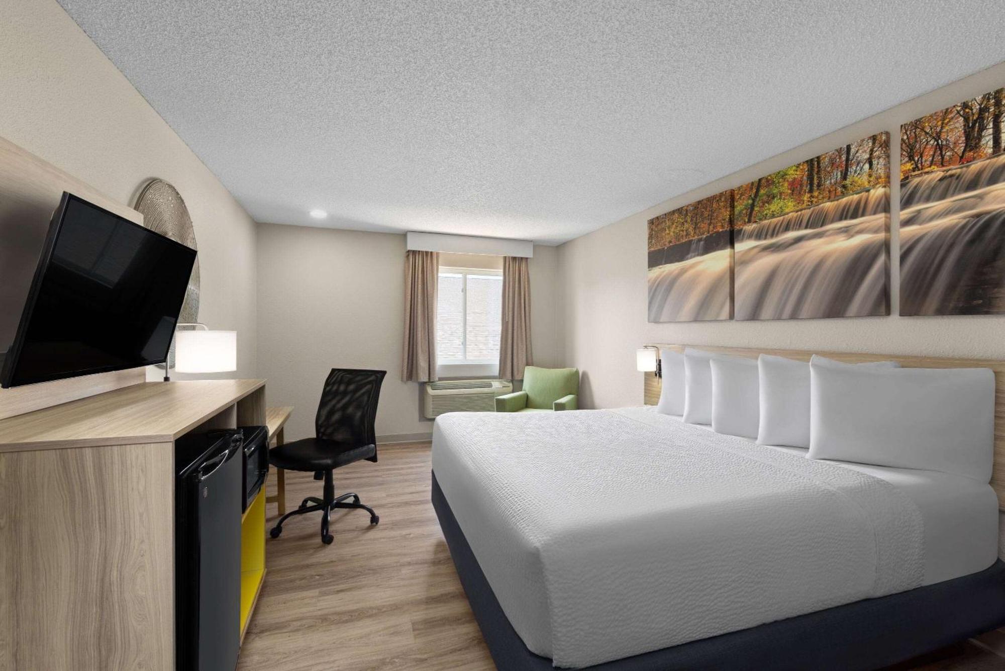 Days Inn By Wyndham קרת'ג' מראה חיצוני תמונה