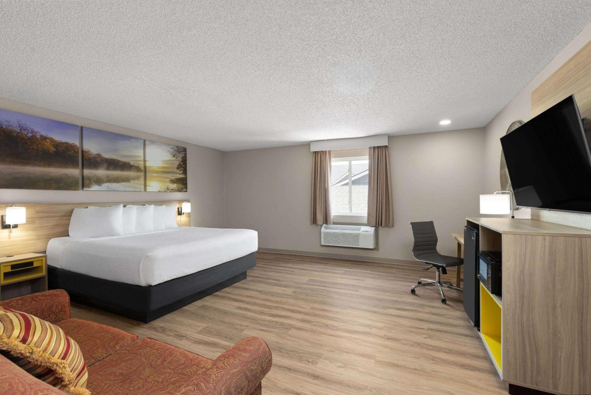 Days Inn By Wyndham קרת'ג' מראה חיצוני תמונה